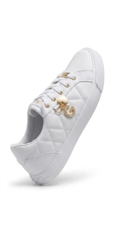 GBG Los Angeles Zapatos Blancos para Mujer con Detalles Dorados – Estilo Fashion Sneaker talla 6.5