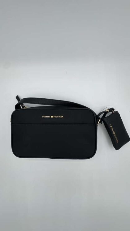 Tommy Hilfiger Bandolera de Cámara Negra para Dama SET 2 PIEZAS– Modelo 69JA29900IUBI