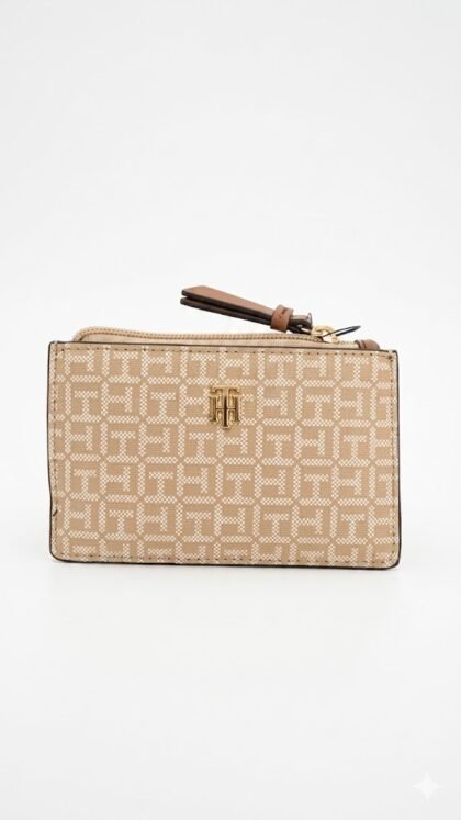 Tommy Hilfiger Monogram Beige Small Wallet – Tarjetero / Monedero para Dama