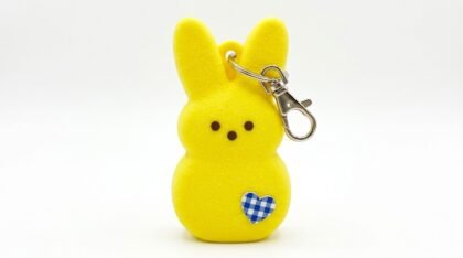 Portagel Antibacterial Llavero Bath & Body Works x Peeps PocketBac Holder Conejito de Malvavisco Amarillo