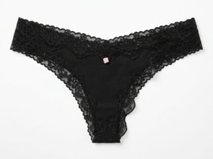 Panty Hilo de Algodón y Encaje Floral Ancho Victoria's Secret - Negro con Rosa Pastel Central (54A2) - Talla L